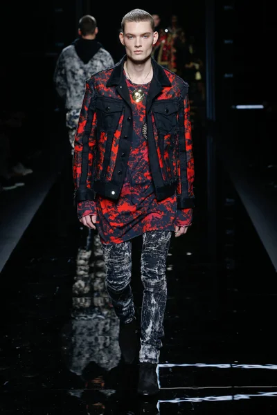 Look 63